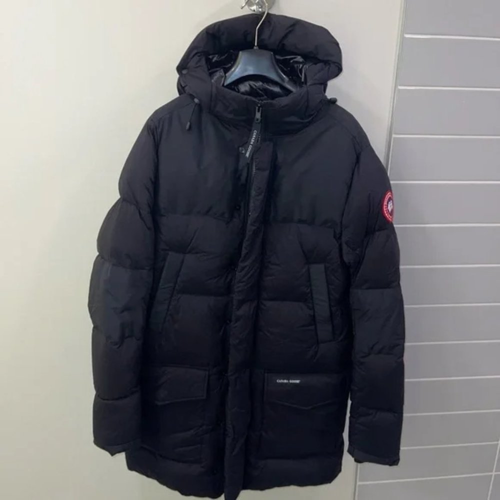 New Canada Goose Armstrong Solid Down Puffer Parka (Size: Medium)